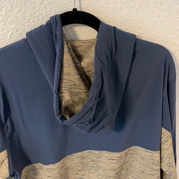 Columbia zip-up jacket. Large - Picture 5 of 7